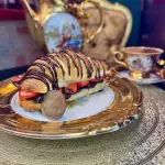 Croissant Chocolate e Morangos