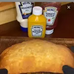 Queijo, catupiry, cheddar, parmesão.
