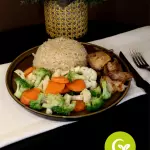Arroz , pirão e tilápia grelhada