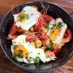 Huevos rotos con carabineros