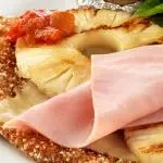 Milanesa hawaiana
