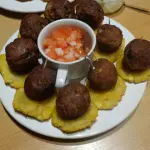 TOSTONES CON CARNE