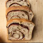 Pan de canela y pasas masa madre