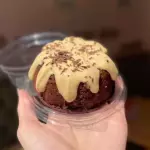 MINI BOLO DE CHOCOLATE E NINHO
