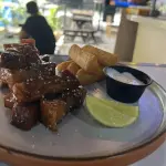 Chicharrón en salsa teriyaki