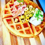 SALMON AHUMADO WAFFLES