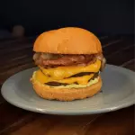 Hambúrguer Duplo da Casa