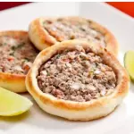 Esfiha de frango c/ Catu ou queijo