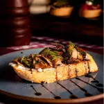 Bruschetta de cogumelo