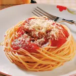 Macarrão ao molho sugo