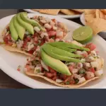 TOSTADA MIXTA CAMARÓN Y PESCADO
