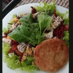 Salada de Hambúrguer Grão de Bico