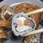 Uramaki Misto (salmão e camarão)