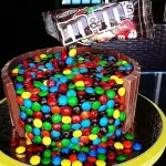 Bolo MMs com kitkat