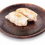 Niguiri Peixe branco maçaricado.