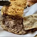 Tlayuda de tasajo.