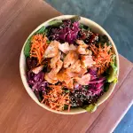 Salada Lascas de Salmão