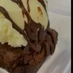 Brownie  Tradicional com Sorvete
