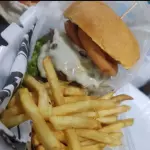 Hambúrguer Iscas picanha com cheddar