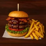 Hamburguesa doble BBQ bacon y fritas
