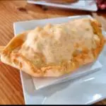 Empanada de Camarón Queso