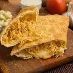 Pastel de Frango c/ Queijo