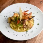 Massa a Carbonara com Frutos do Mar