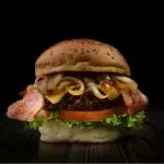 BBQ Buerger + papas fritas