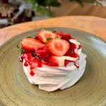 Pavlova de frutas vermelhas