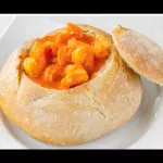 Pan-cup camarones en salsa marinera