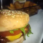 Especial de pollo con salsa shiracha