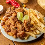 Torresmo de Barriga com Fritas