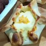 ESFIHA FRANGO C/ MUSSARELA