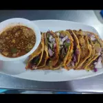Tacos de res estilo birría