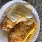 File de Frango com Fritas e Ovo