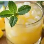 CAIPIRINHA DE CERVA DE ABACAXI.