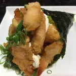 TEMAKI SALMÃO GRE E CAMARÃO EMPANAD