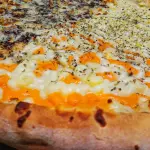 Pizza Média ( 6 fatias)