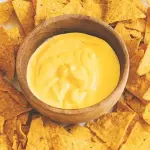 Queso cheddar casero