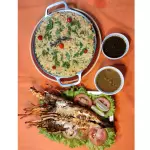 LAGOSTA COM RISOTO DE CAMARAO