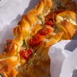 Torta folhada de bacalhau