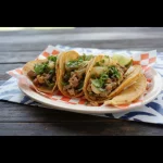 •25 Taquitos de Bistec y Pastor