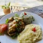 FILÉ de peixe AO MOLHO DE CAMARÃO