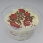 Ninho com morango 🍓