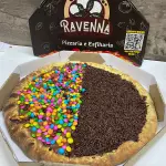 PIZZA M&MS E BRIGADEIRO