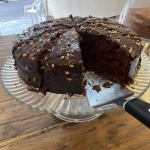 Bolo de chocolate com cobertura