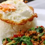Pad Kra Prao com Arroz