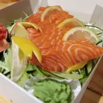SASHIMI SALMON (9 CORTES)