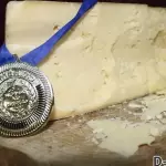 Parmesão Puro JM peso aprox 750g