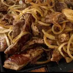 Churrasco acebolado
